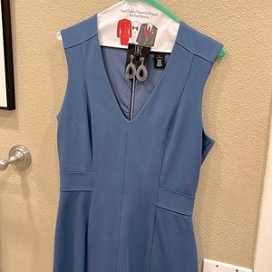 Closet sale! Gorgeous and rare blue sheath, comfort stretch material, size 4